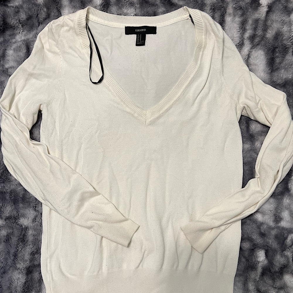 FOREVER 21 Women’s V-Neck Sweater